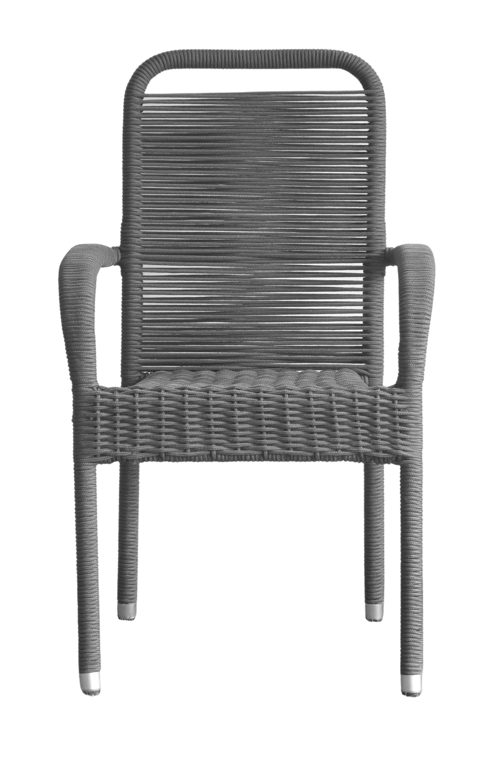 Bộ ghế dây xích màu xám được thiết kế đơn giản nhưng không kém phần tinh tế. Với chất liệu bền chắc và độ bền cao, bộ ghế này sẽ trở thành điểm nhấn cho không gian xanh của bạn. Hãy cùng thư giãn và tận hưởng những khoảnh khắc thú vị với bộ ghế này!